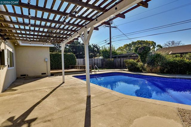 1687 Westwood Dr, Concord, CA 94521