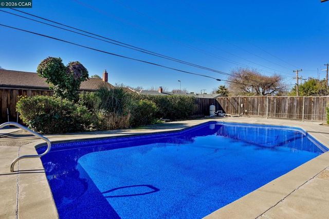 1687 Westwood Dr, Concord, CA 94521