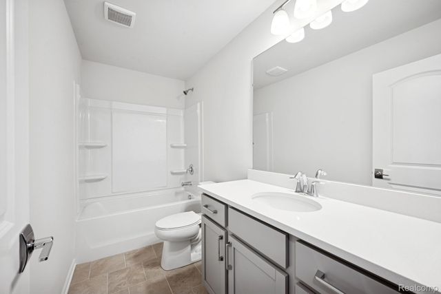 1906 Salt Springs Drive, Saline, MI 48176