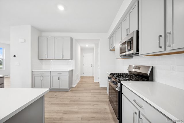 1906 Salt Springs Drive, Saline, MI 48176