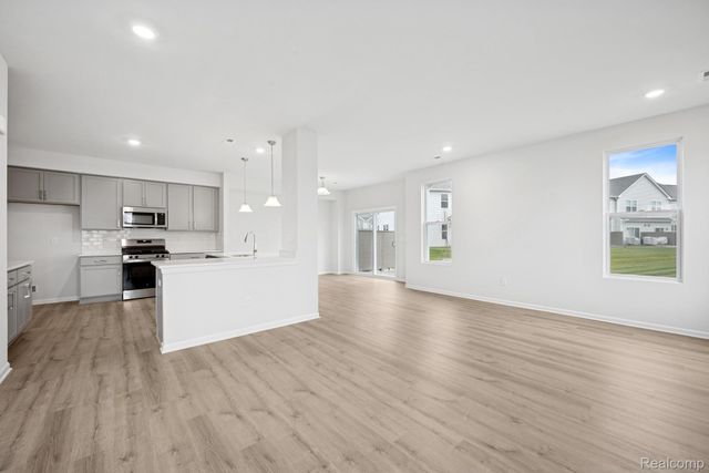 1906 Salt Springs Drive, Saline, MI 48176