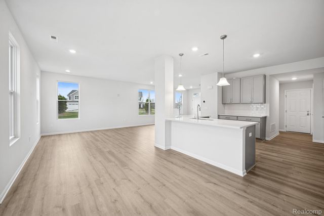 1906 Salt Springs Drive, Saline, MI 48176