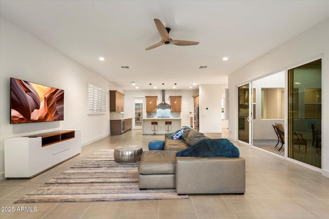 10970 N NORTHFIELD Street, Surprise, AZ 85388