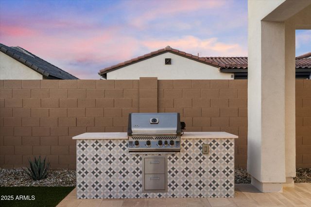 10970 N NORTHFIELD Street, Surprise, AZ 85388