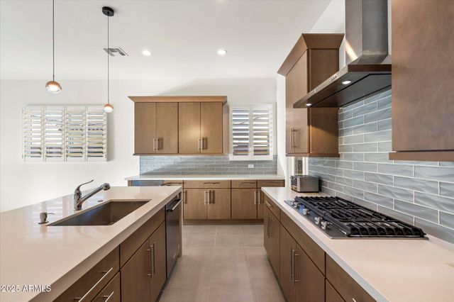 10970 N NORTHFIELD Street, Surprise, AZ 85388