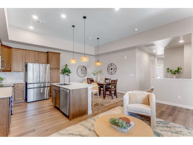 4180 S Park Dr 200, Loveland, CO 80538