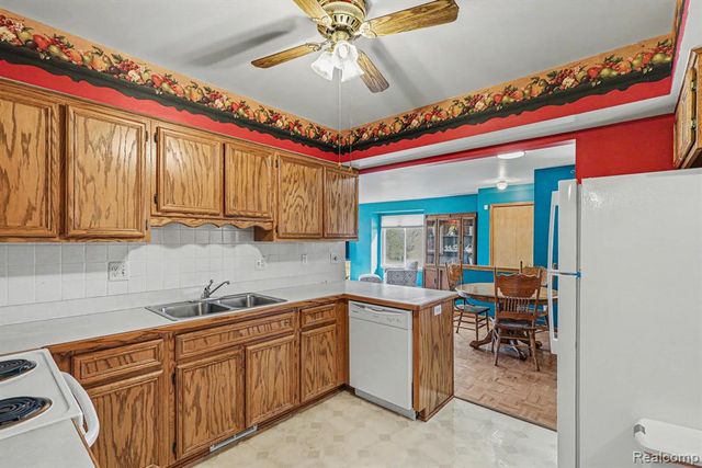 26185 Markiegrove, New Baltimore, MI 48051