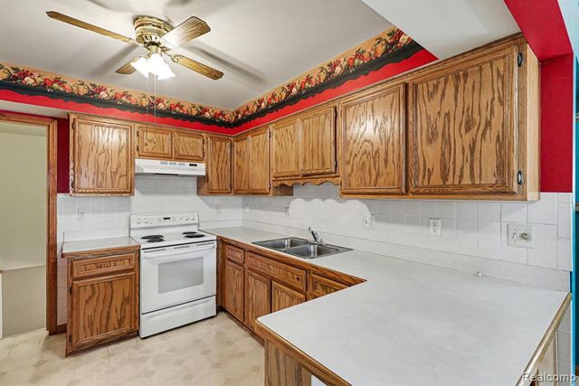 26185 Markiegrove, New Baltimore, MI 48051