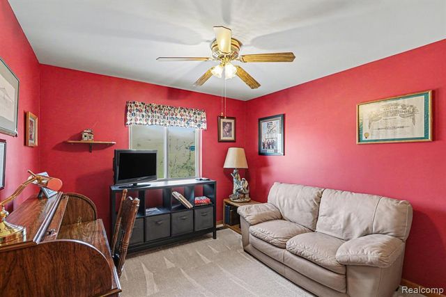 26185 Markiegrove, New Baltimore, MI 48051