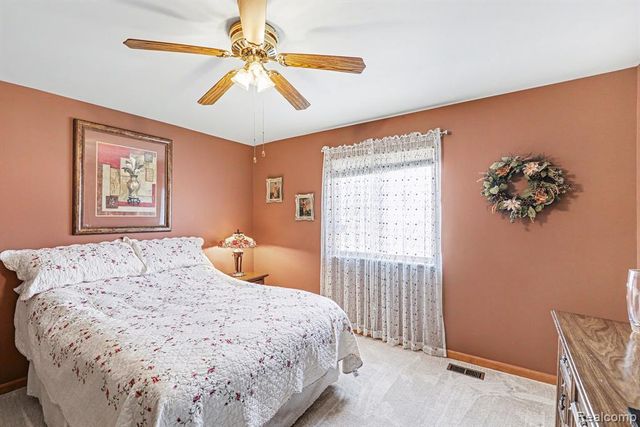 26185 Markiegrove, New Baltimore, MI 48051