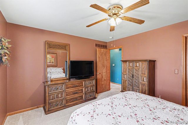 26185 Markiegrove, New Baltimore, MI 48051