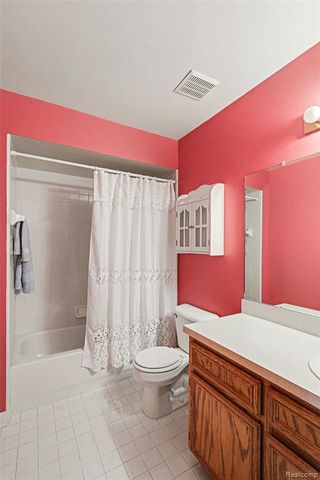 26185 Markiegrove, New Baltimore, MI 48051