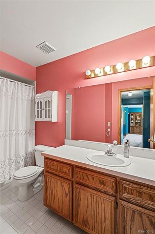 26185 Markiegrove, New Baltimore, MI 48051