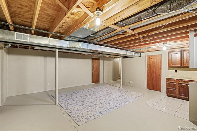 26185 Markiegrove, New Baltimore, MI 48051