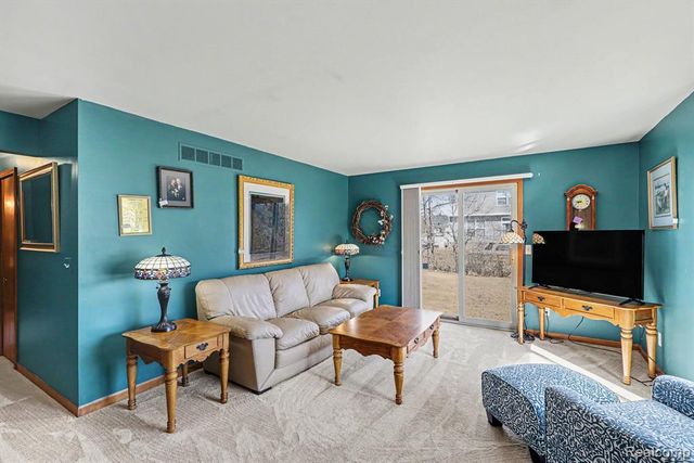 26185 Markiegrove, New Baltimore, MI 48051