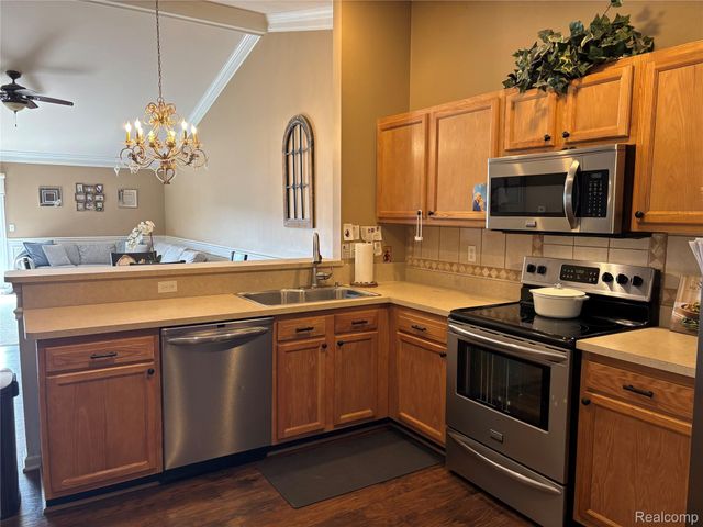 12360 Noonan Court, Utica, MI 48315