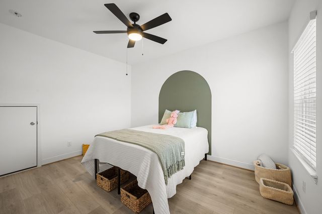 8906 Covenant Place, Houston, TX 77055