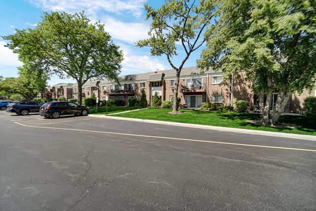 10369 DEARLOVE Road 1F, Glenview, IL 60025