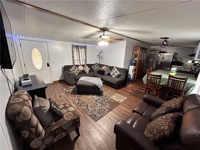 2207 Emerald Drive, Bryan, TX 77803