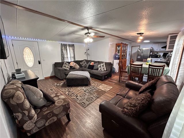 2207 Emerald Drive, Bryan, TX 77803