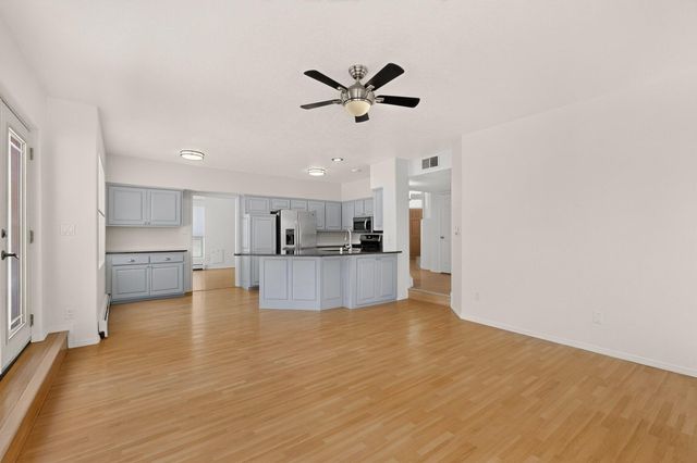 7800 Eagle Rock Avenue NE, Albuquerque, NM 87122
