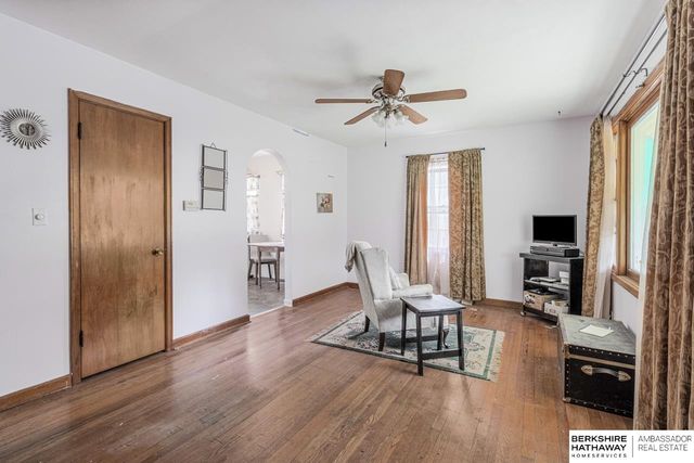 5318 Fontenelle Boulevard, Omaha, NE 68111