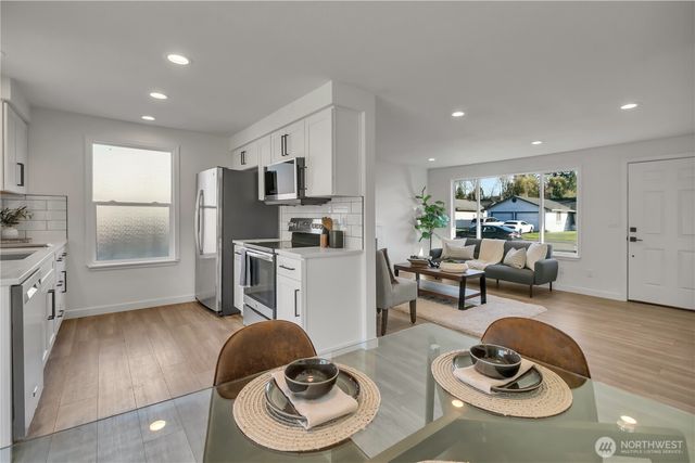 21720 SE 237th Street, Maple Valley, WA 98038