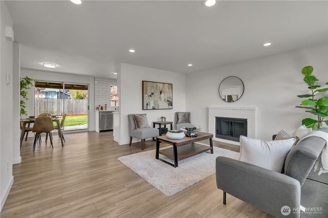 21720 SE 237th Street, Maple Valley, WA 98038