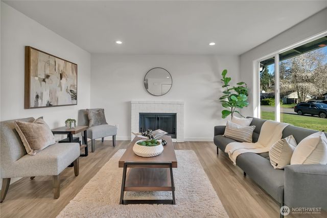 21720 SE 237th Street, Maple Valley, WA 98038