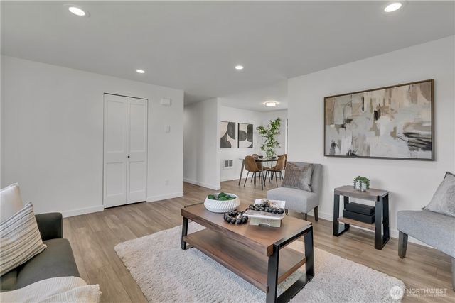 21720 SE 237th Street, Maple Valley, WA 98038