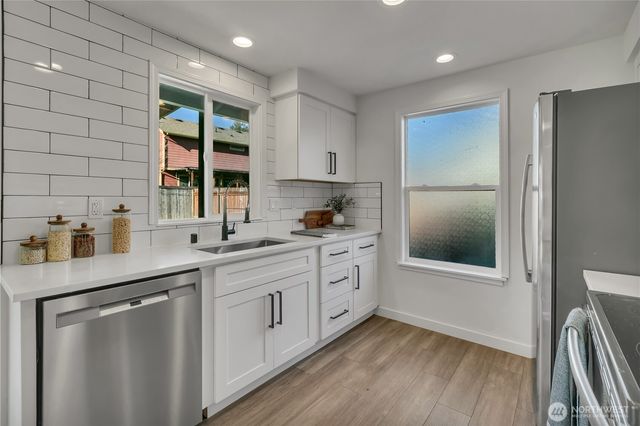 21720 SE 237th Street, Maple Valley, WA 98038