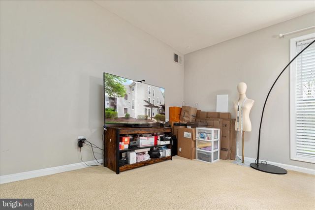 10198 OAKTON TERRACE RD, Oakton, VA 22124