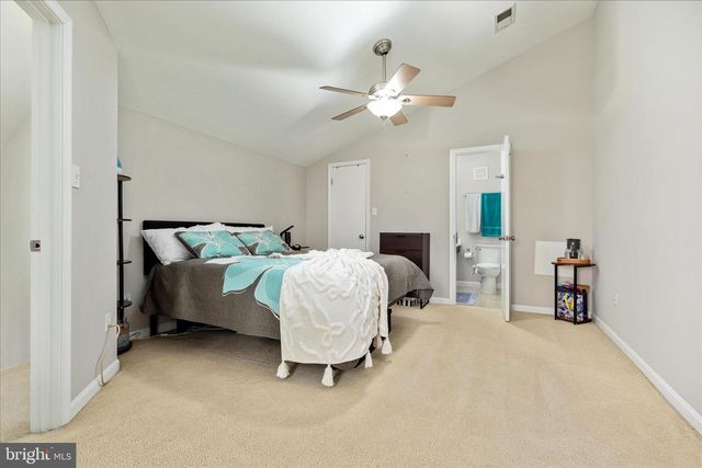 10198 OAKTON TERRACE RD, Oakton, VA 22124