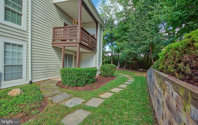 10198 OAKTON TERRACE RD, Oakton, VA 22124