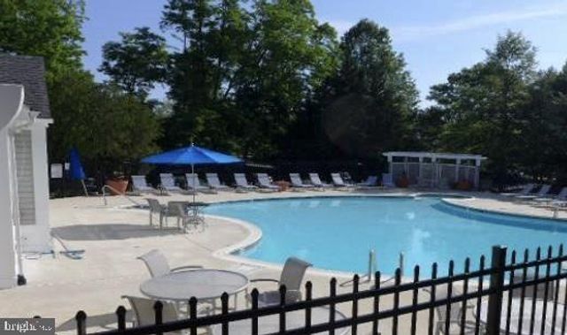 10198 OAKTON TERRACE RD, Oakton, VA 22124