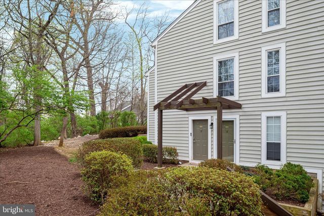 10198 OAKTON TERRACE RD, Oakton, VA 22124