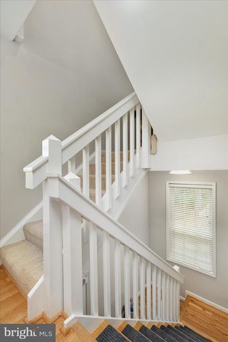 10198 OAKTON TERRACE RD, Oakton, VA 22124