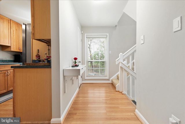 10198 OAKTON TERRACE RD, Oakton, VA 22124