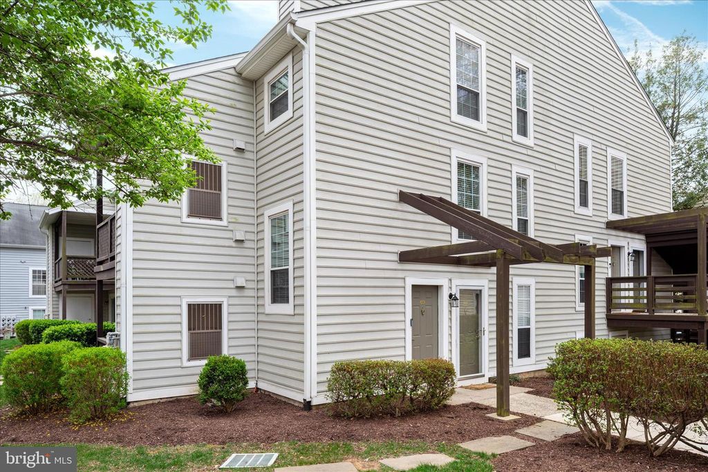 10198 OAKTON TERRACE RD, Oakton, VA 22124