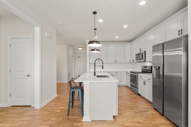 4 Stratton Dr 308, Woburn, MA 01801