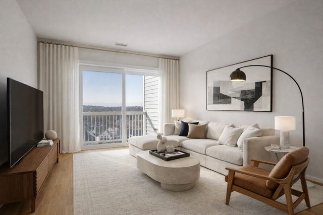 4 Stratton Dr 308, Woburn, MA 01801