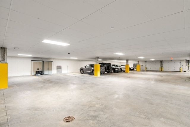 4 Stratton Dr 308, Woburn, MA 01801