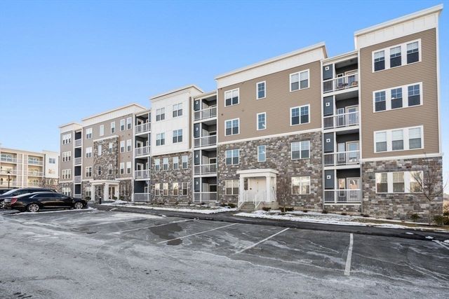 4 Stratton Dr 308, Woburn, MA 01801