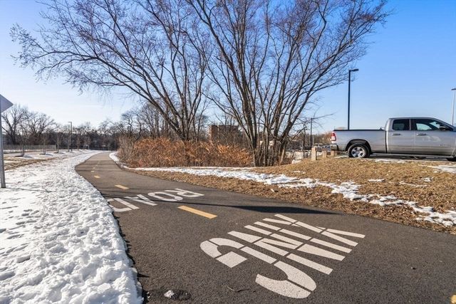 4 Stratton Dr 308, Woburn, MA 01801