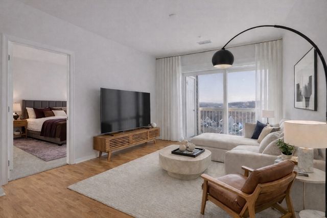 4 Stratton Dr 308, Woburn, MA 01801