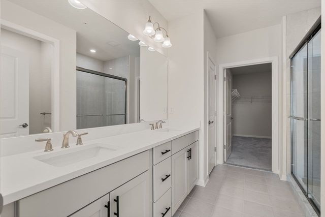 4 Stratton Dr 308, Woburn, MA 01801