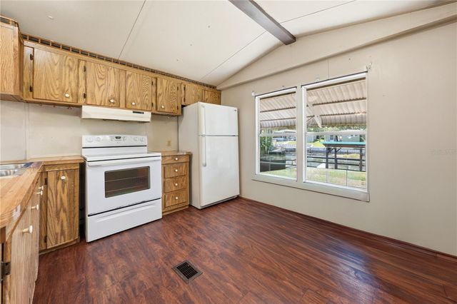 30107 GREEN BAY DRIVE, Tavares, FL 32778