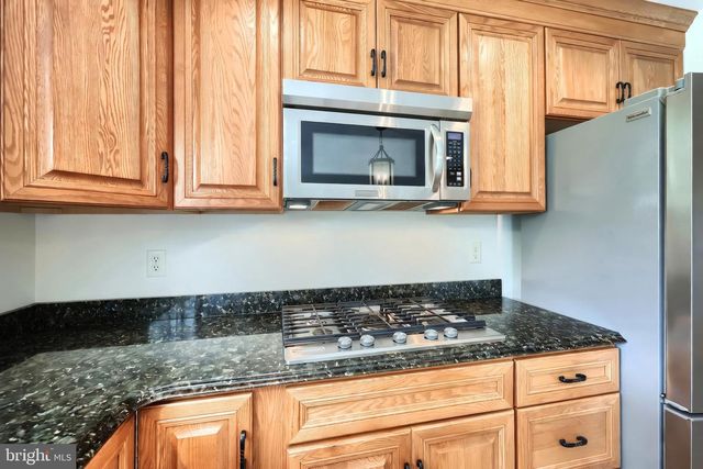 7284 LANDON DR, Thomasville, PA 17364