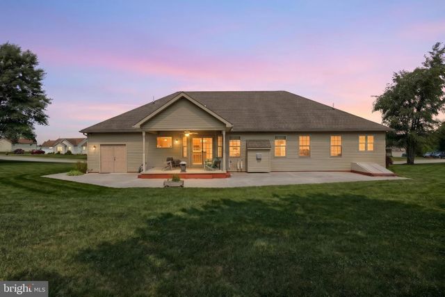 7284 LANDON DR, Thomasville, PA 17364