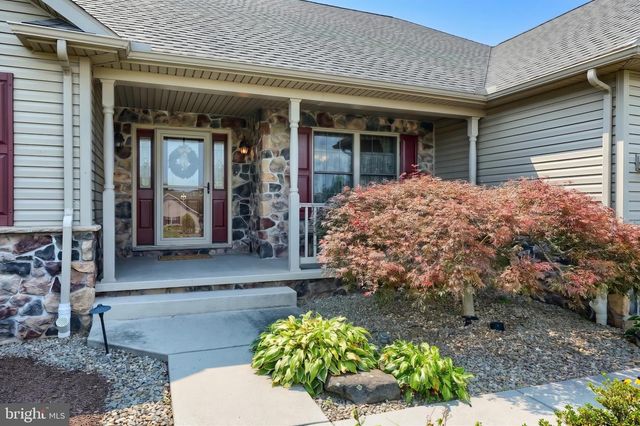7284 LANDON DR, Thomasville, PA 17364